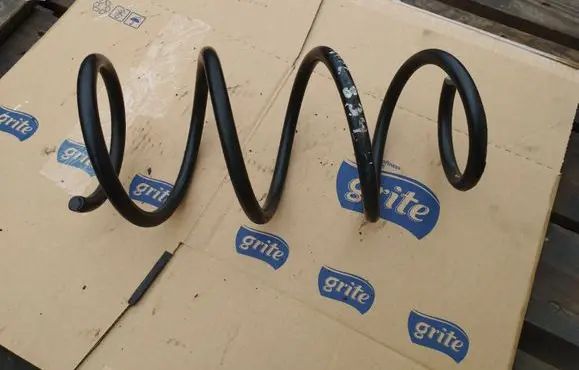 Nissan Note (E11) Rear coil spring