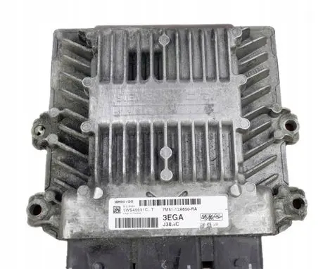 Ford Focus Engine control unit/module 7M5112A650RA 5WS40331CT 3EGA