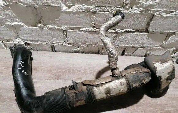 Volvo S40 Turbo air intake inlet pipe/hose 3M519A673HG