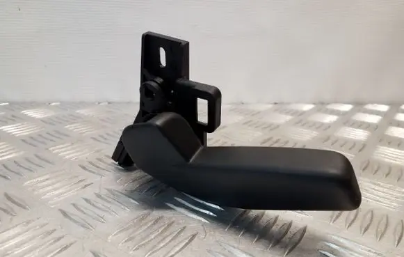 Engine bonnet (hood) release handle