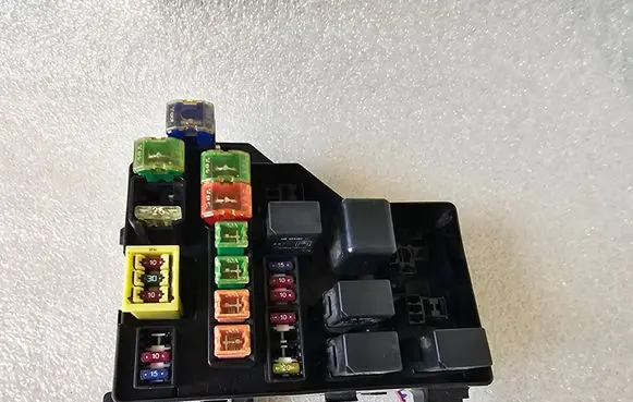 Mitsubishi Carisma Fuse box set MR260807