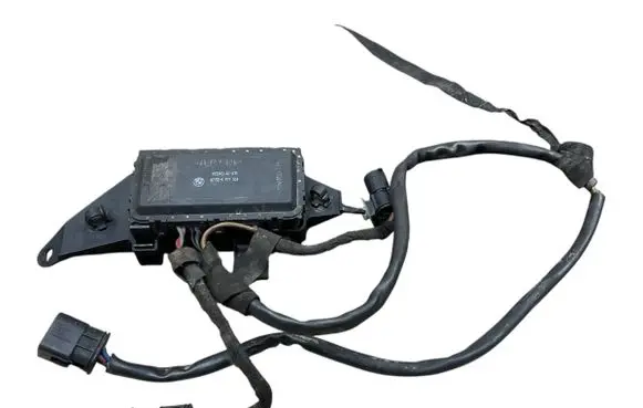 BMW 5 E39 Coolant fan relay 6921354 67326921354