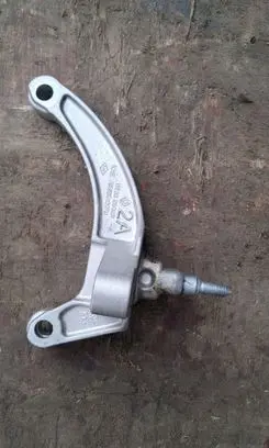 Nissan Juke II F16 Engine mount bracket 112332602R