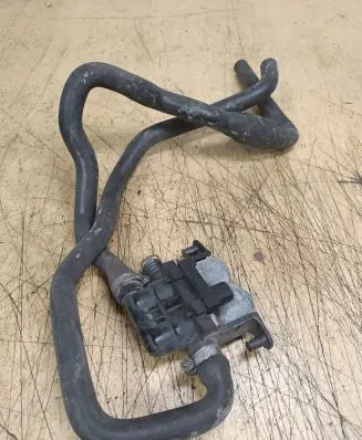 BMW 5 E39 Coolant heater control valve 8374995 1147412137