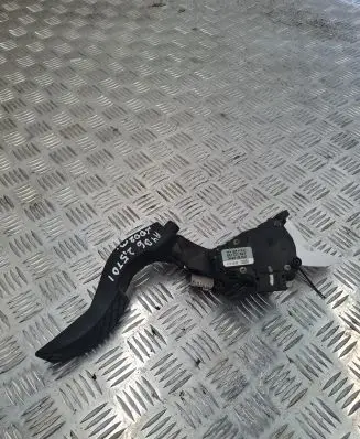 Audi A4 S4 B6 8E 8H Accelerator throttle pedal 8E1721523