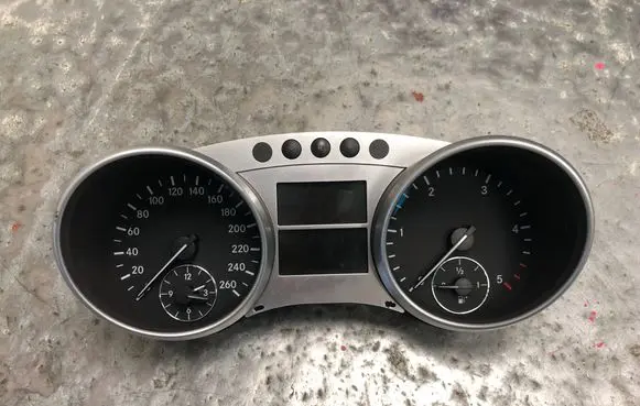 Mercedes-Benz ML W164 Speedometer (instrument cluster) A2519003200BILI A2519003200