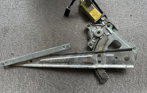 Nissan Patrol Y61 Rear door window regulator with motor 82731VB011 82721VB010