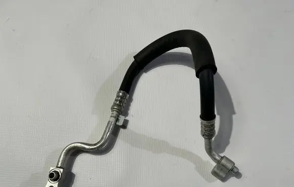 Chrysler Pacifica Air conditioning (A/C) pipe/hose 68239136ab