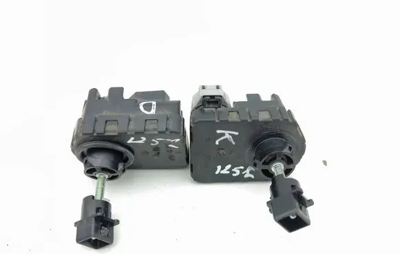 Lexus CT 200H Headlight level adjustment motor 1J1812849A