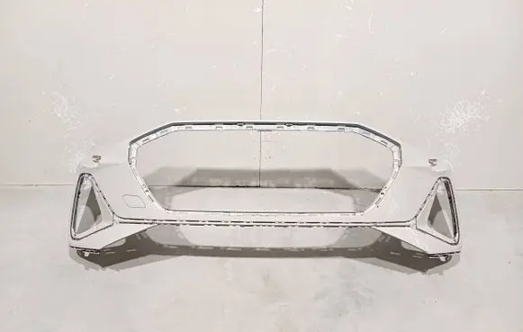Audi e-tron Front bumper 4KE807437C 4KE807241A