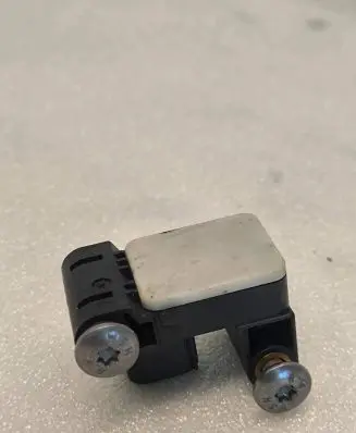 BMW 1 E81 E87 Airbag deployment crash/impact sensor 6911003 0285003900 0208056577