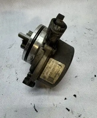 BMW X3 E83 Vacuum pump 1166779123204 779123204