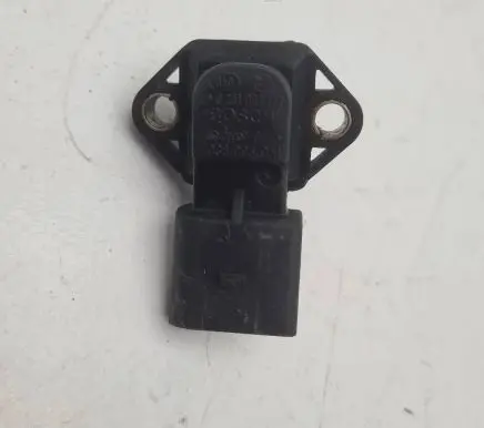 Audi A4 S4 B5 8D Air pressure sensor 038906051 0281002177