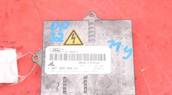 Ford Mondeo Mk III Voltage converter/converter module 1S71-12B655-AA