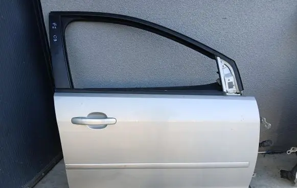 Ford Focus Front door