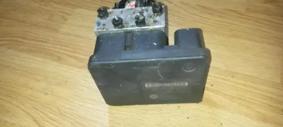 Volkswagen Golf IV ABS Pump 1c0907379c 1J0614117E