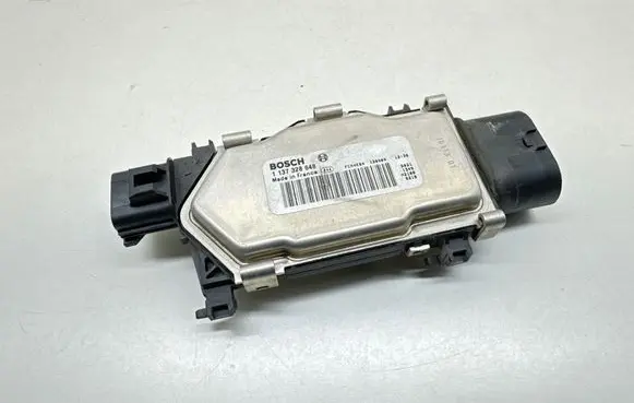 Mercedes-Benz B W246 W242 Coolant fan relay 1137328648