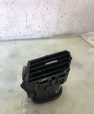 Nissan Qashqai J12 Dashboard side air vent grill/cover trim 687606rr0a