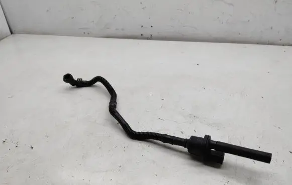 Volkswagen PASSAT B7 Vacuum valve YQE906517A