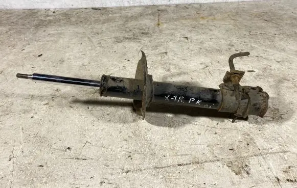 Nissan X-Trail T30 Front shock absorber/damper
