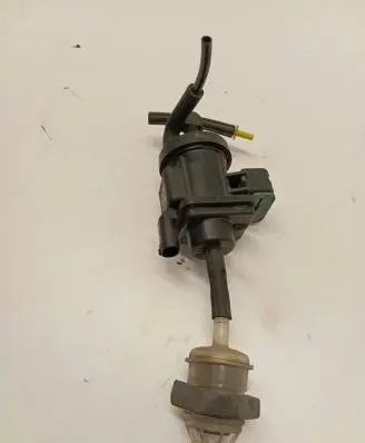 Mercedes-Benz S W220 Turbo solenoid valve A0005450527