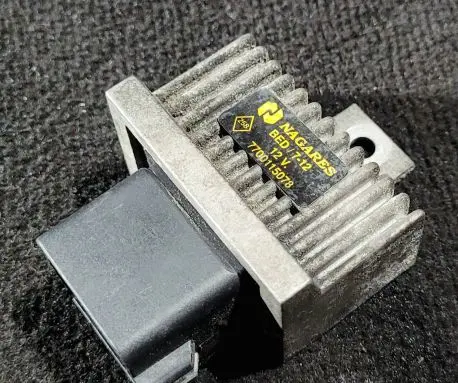 Mitsubishi Space Star Glow plug pre-heat relay 7700115078 BED712 AAGA33