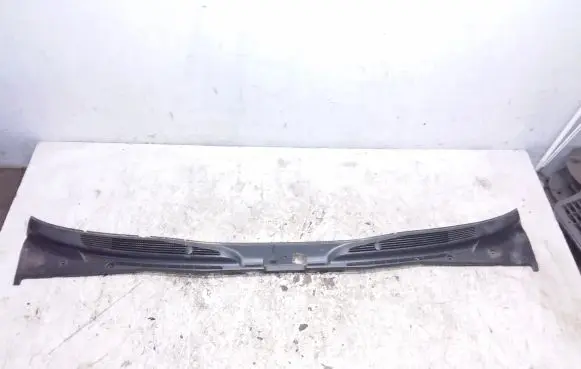 Jaguar XJ X308 Wiper trim