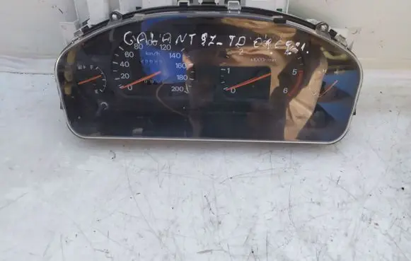 Mitsubishi Galant Speedometer (instrument cluster)