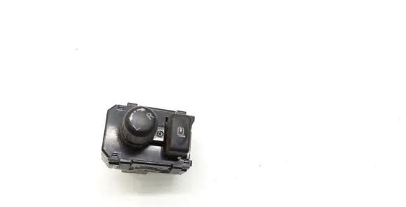 Nissan Leaf I (ZE0) Wing mirror switch 3912SD
