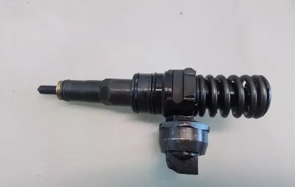 Audi A4 S4 B7 8E 8H Fuel injector 038130073AR