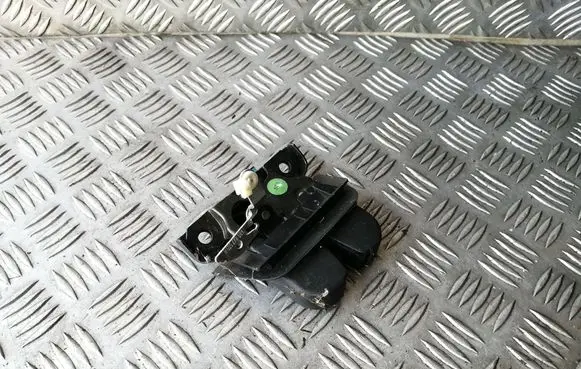 Audi A6 S6 C5 4B Tailgate/trunk/boot lock/catch/latch 4B9827505H