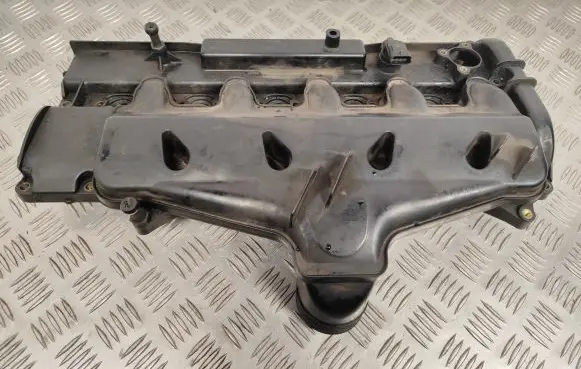 Volvo V70 Intake manifold 30743312