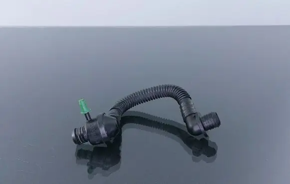 Audi A4 S4 B7 8E 8H Vacuum line/pipe/hose 8E0611933