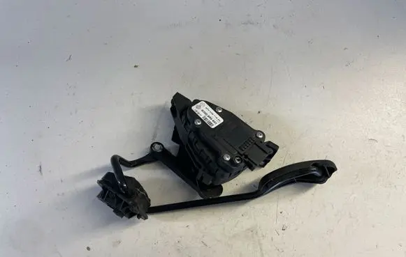 Renault Clio II Accelerator throttle pedal 8200699691 6PV00811924