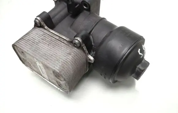 Skoda Octavia Mk2 (1Z) Oil filter mounting bracket 03l117021c 03l115389c