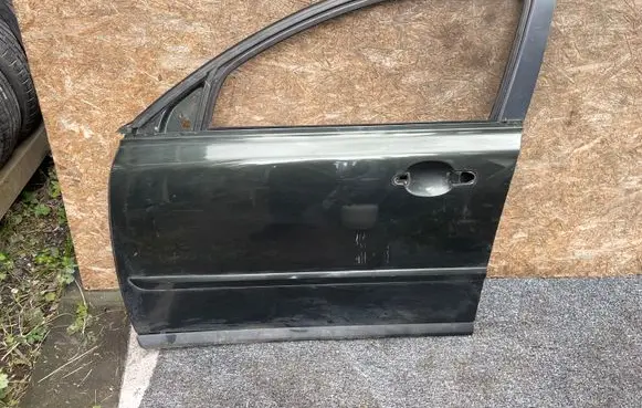 Volvo V50 Front door
