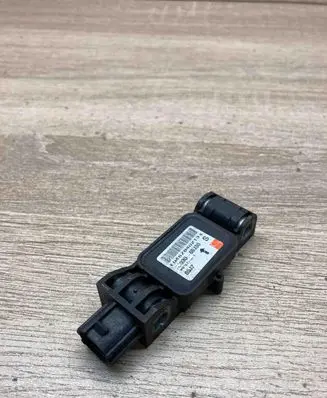 Suzuki Grand Vitara II Airbag deployment crash/impact sensor 3893065J30