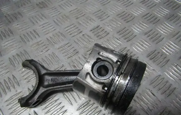 Ford Mondeo MK II Piston S89FF