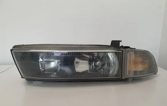 Mitsubishi Galant Headlight/headlamp MR325939 MR325943 MR442351
