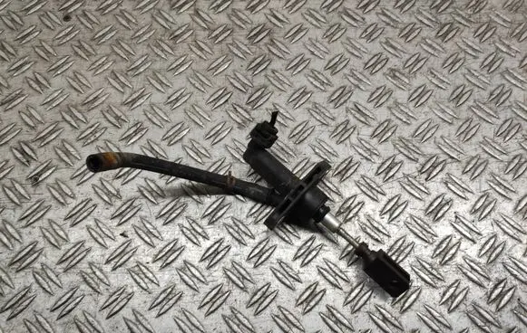 Suzuki SX4 Clutch master cylinder 2381079J01
