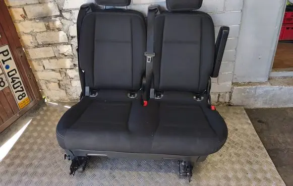Renault Trafic III (X82) Second row seats C2146272 655112512