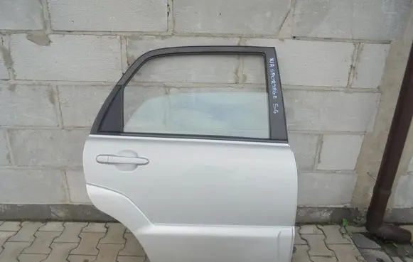 KIA Sportage Rear door