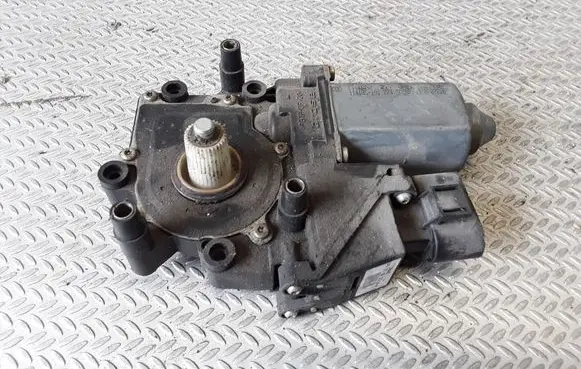 Audi A4 S4 B5 8D Rear door window regulator motor 114185101