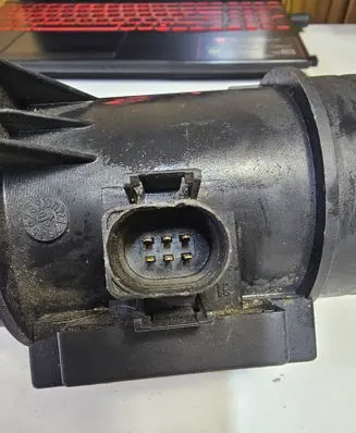 Audi A4 S4 B5 8D Mass air flow meter 71822151