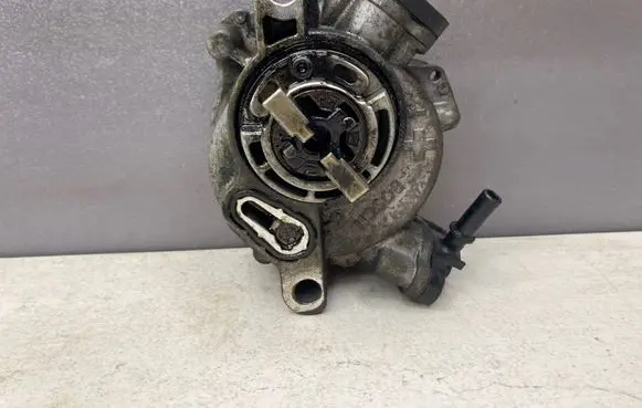 Citroen Berlingo Vacuum pump 9804021880