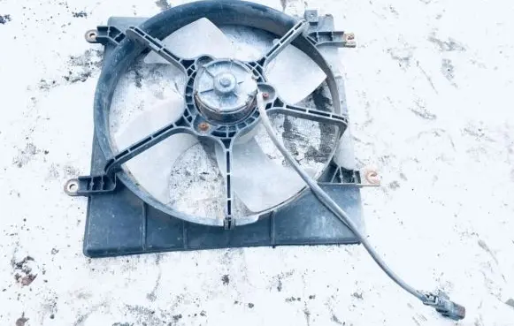 Honda CR-V Radiator cooling fan shroud