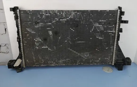 Renault Master III Coolant radiator 214107695R 2140000Q2B 2140000Q2F
