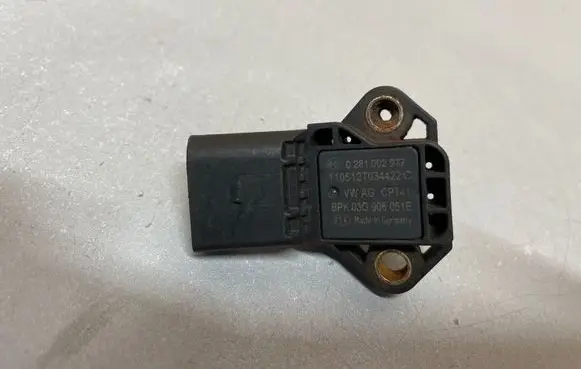 Volkswagen PASSAT B8 Air pressure sensor 03G906051E