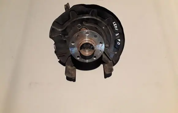 Front wheel hub