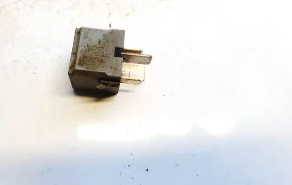Mercedes-Benz Sprinter W906 Other relay a0025422619